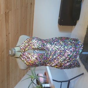 Sequence halter top dress.